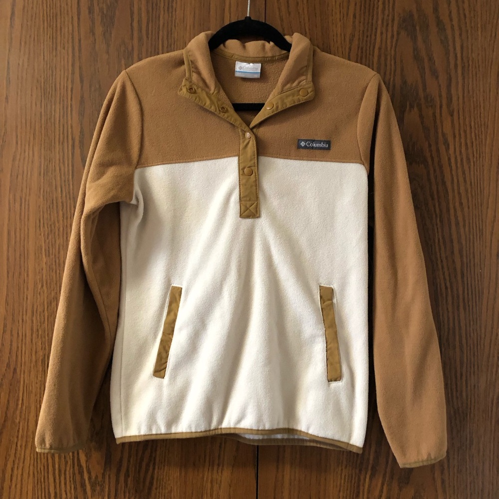 Women’s Columbia snap fleece in excellent condition